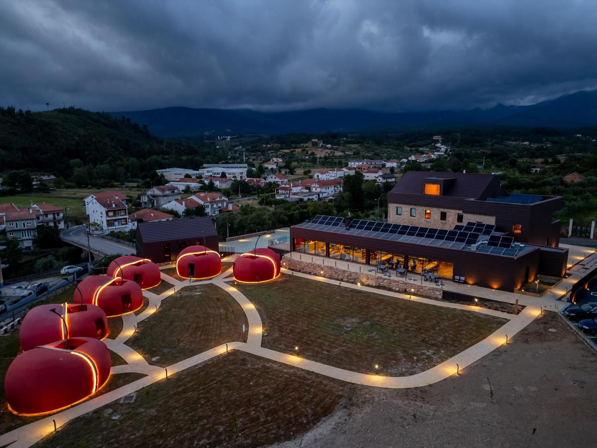 Cherry Sculpture Hotel بول المظهر الخارجي الصورة